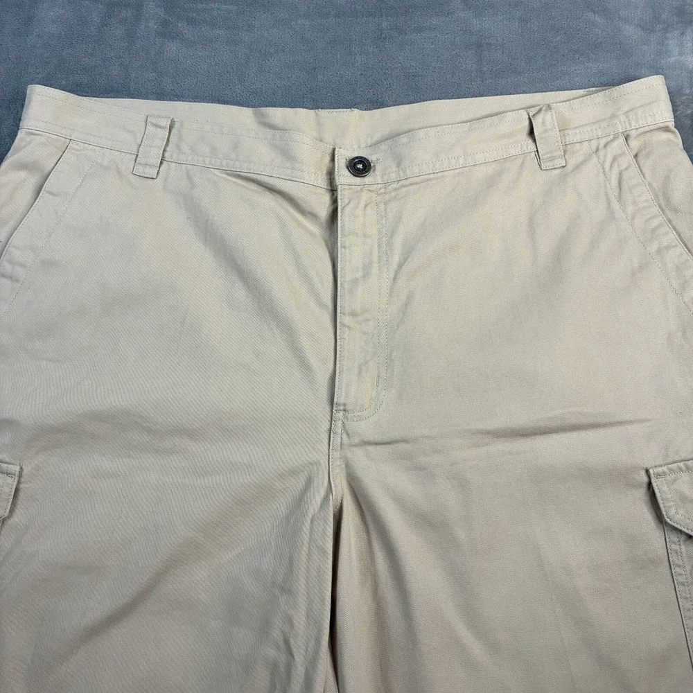Columbia Mens Size 42 Light Beige Omni-Shade Casual Outdoor Cargo Shorts Zip Fly